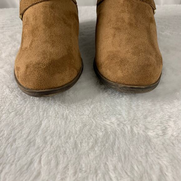 a.n.a Alford Women's Studded Faux Suede Ankle Boots Size 8 - Picture 3 of 10